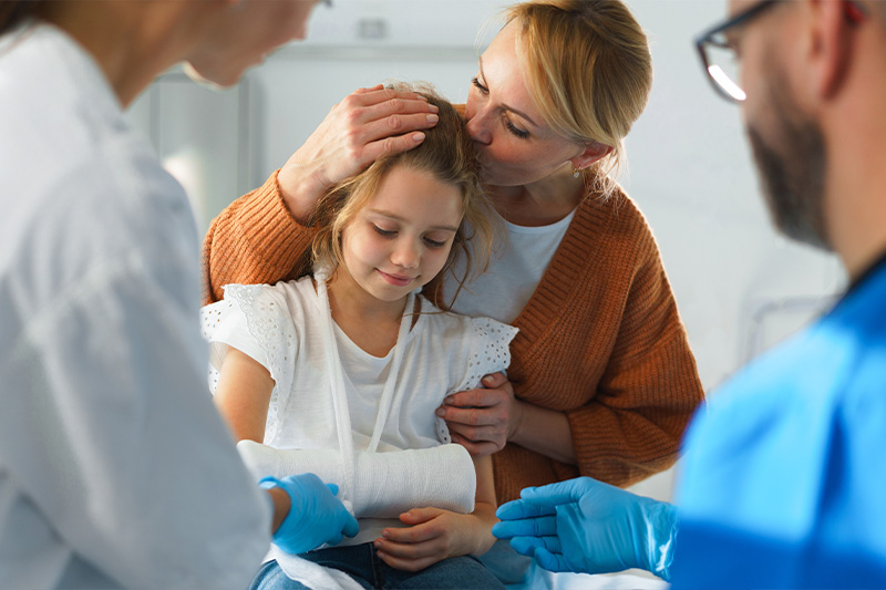 When should I visit an Urgent Care clinic?